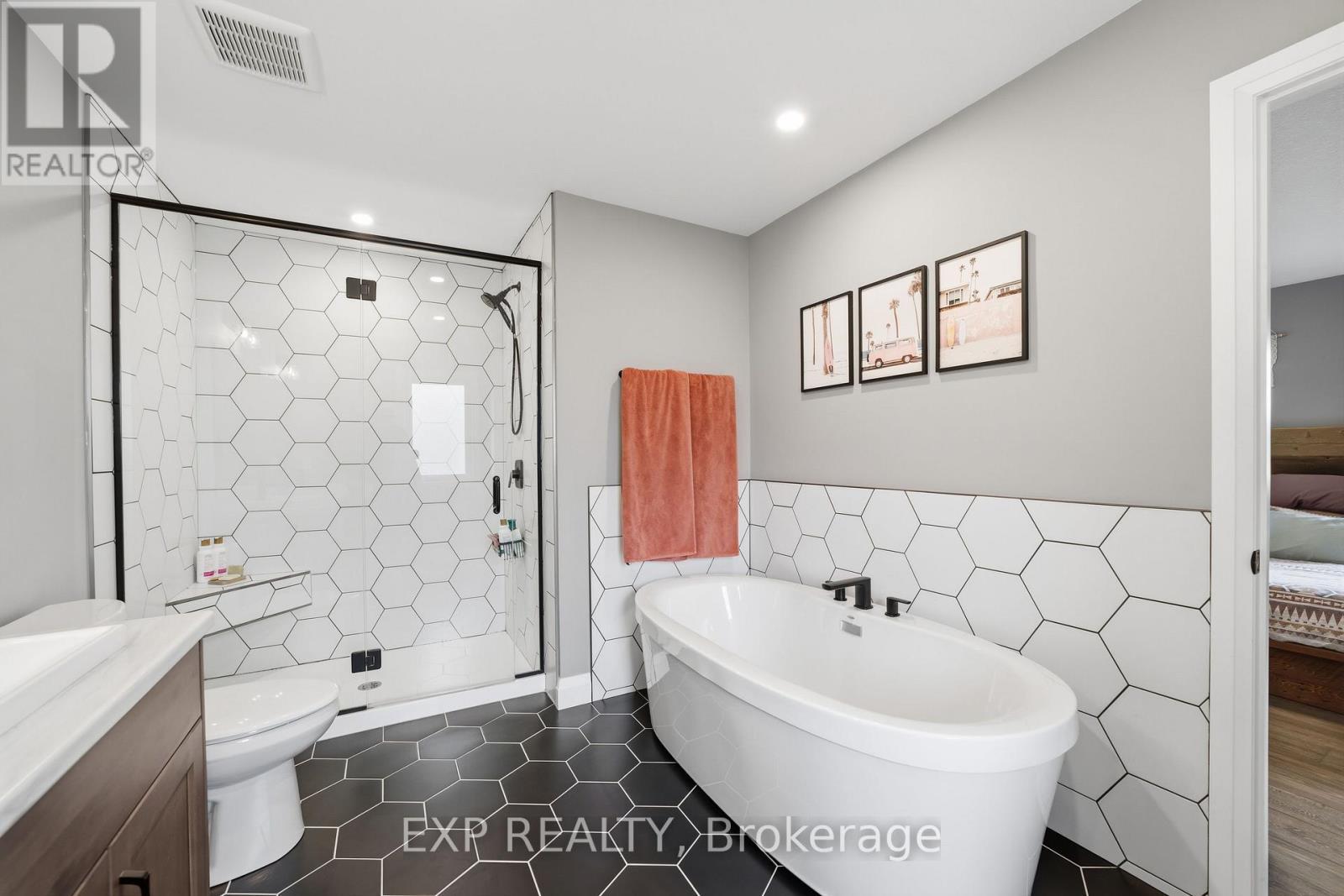 120 Lila Street, Dutton/Dunwich, ON - Indoor Photo Showing Bathroom