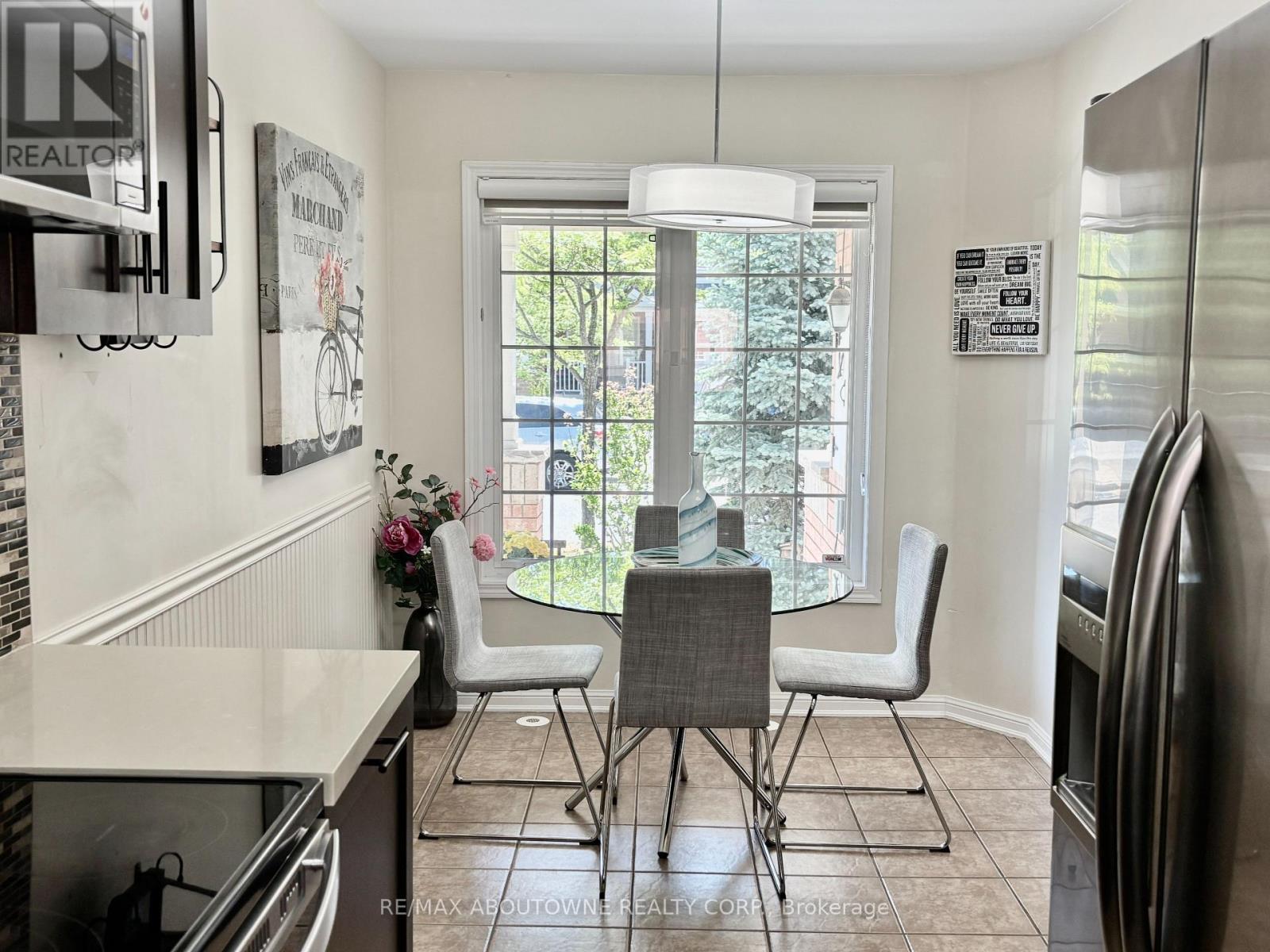 36 Van Fleet Terrace, Milton, ON - Indoor Photo Showing Dining Room