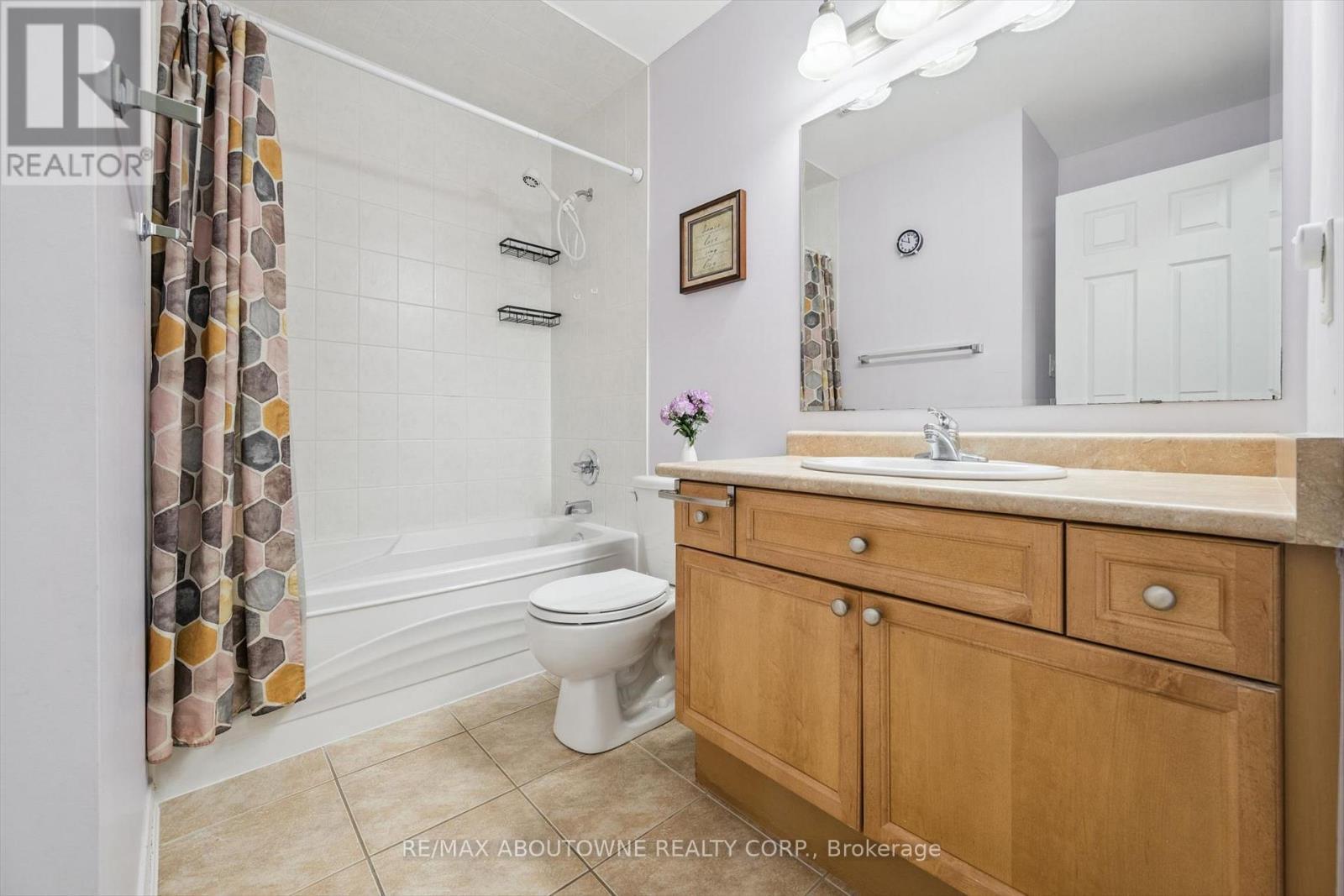 36 Van Fleet Terrace, Milton, ON - Indoor Photo Showing Bathroom
