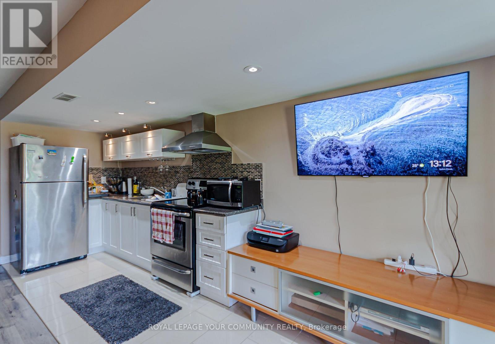 basement kitchen - 30 Spruce Pine Crescent, Vaughan, ON - Indoor Photo Showing Kitchen