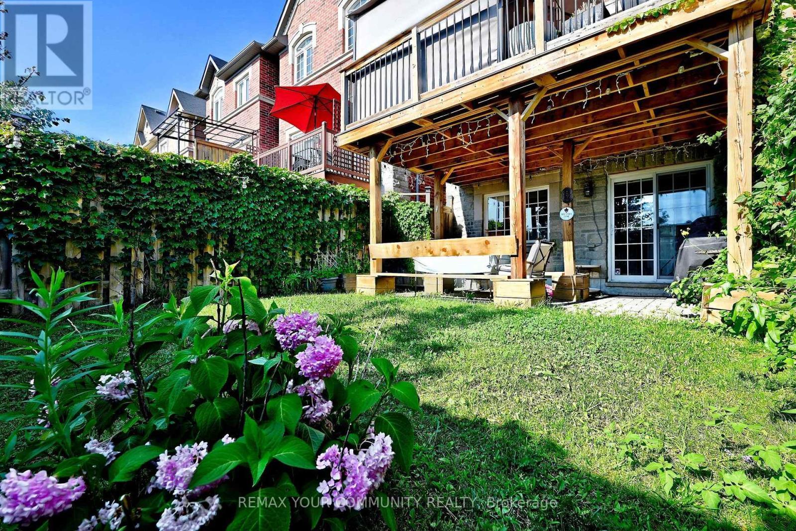 30 Spruce Pine Crescent, Vaughan, ON - Outdoor With Deck Patio Veranda