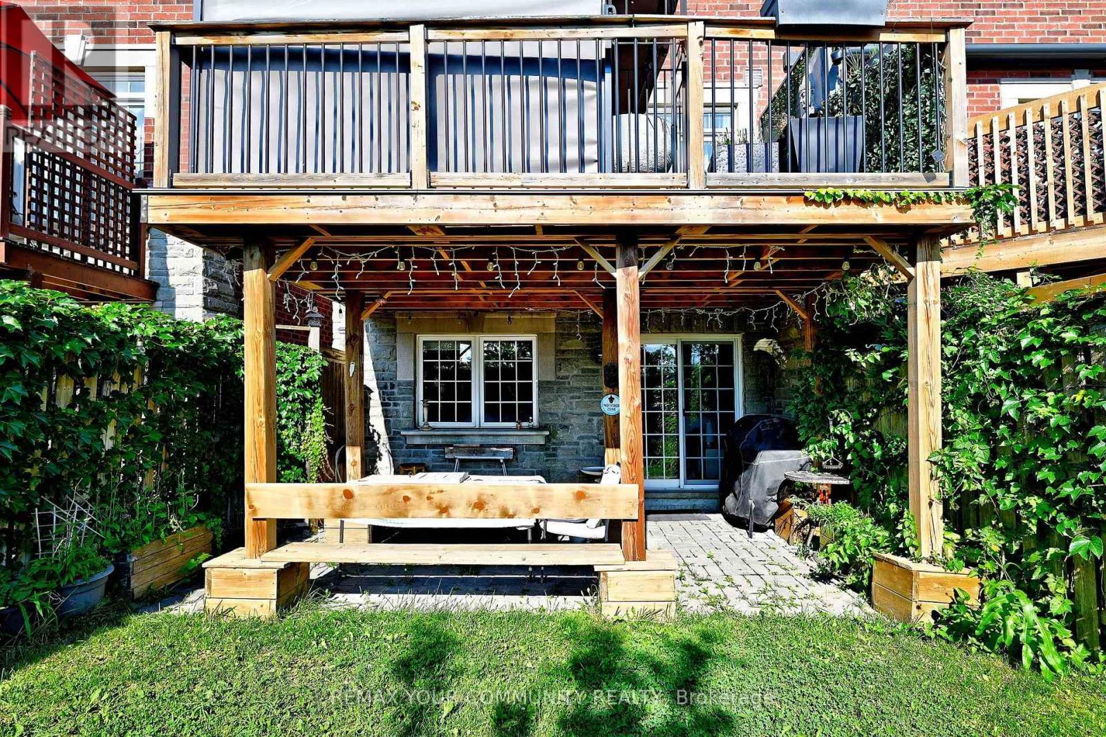 30 Spruce Pine Crescent, Vaughan, ON - Outdoor With Deck Patio Veranda