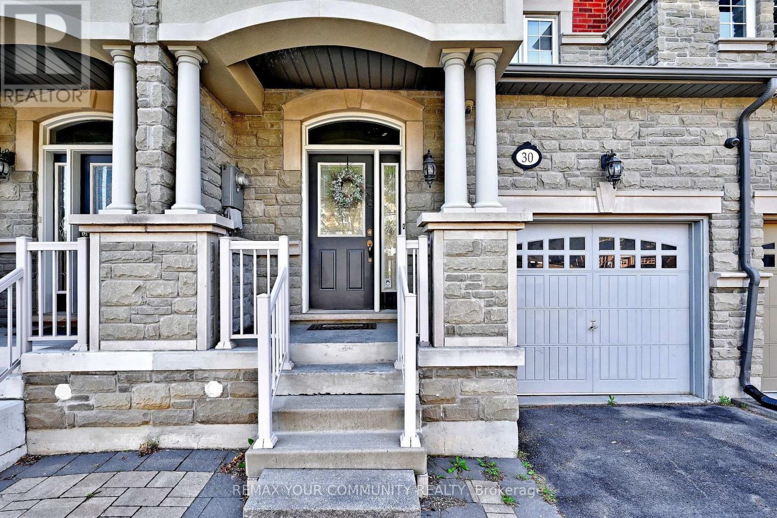 30 Spruce Pine Crescent, Vaughan, ON - Outdoor