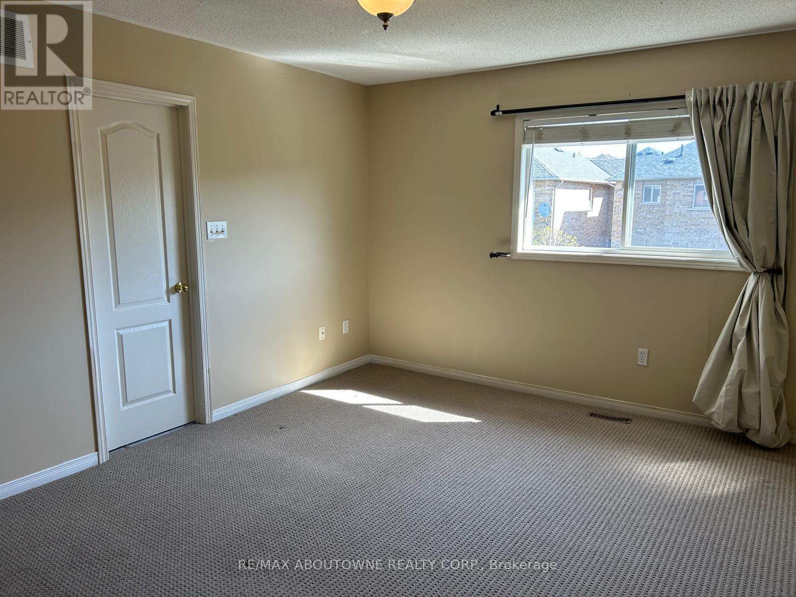2473 Lazio Lane, Oakville, ON - Indoor Photo Showing Other Room