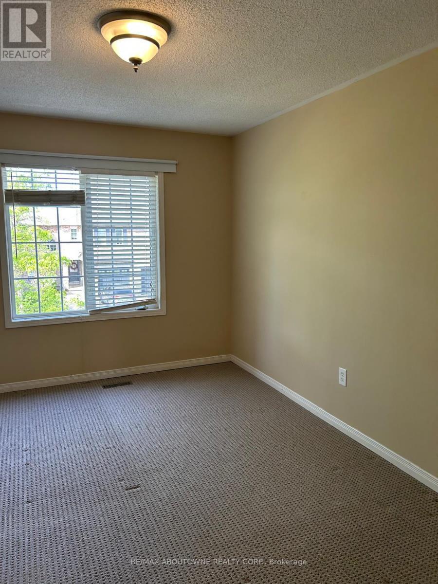 2473 Lazio Lane, Oakville, ON - Indoor Photo Showing Other Room