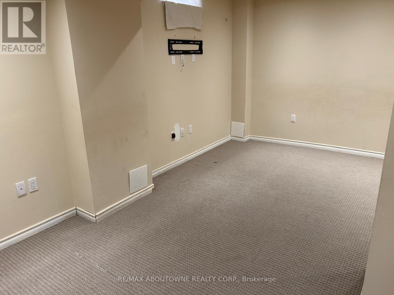 2473 Lazio Lane, Oakville, ON - Indoor Photo Showing Other Room