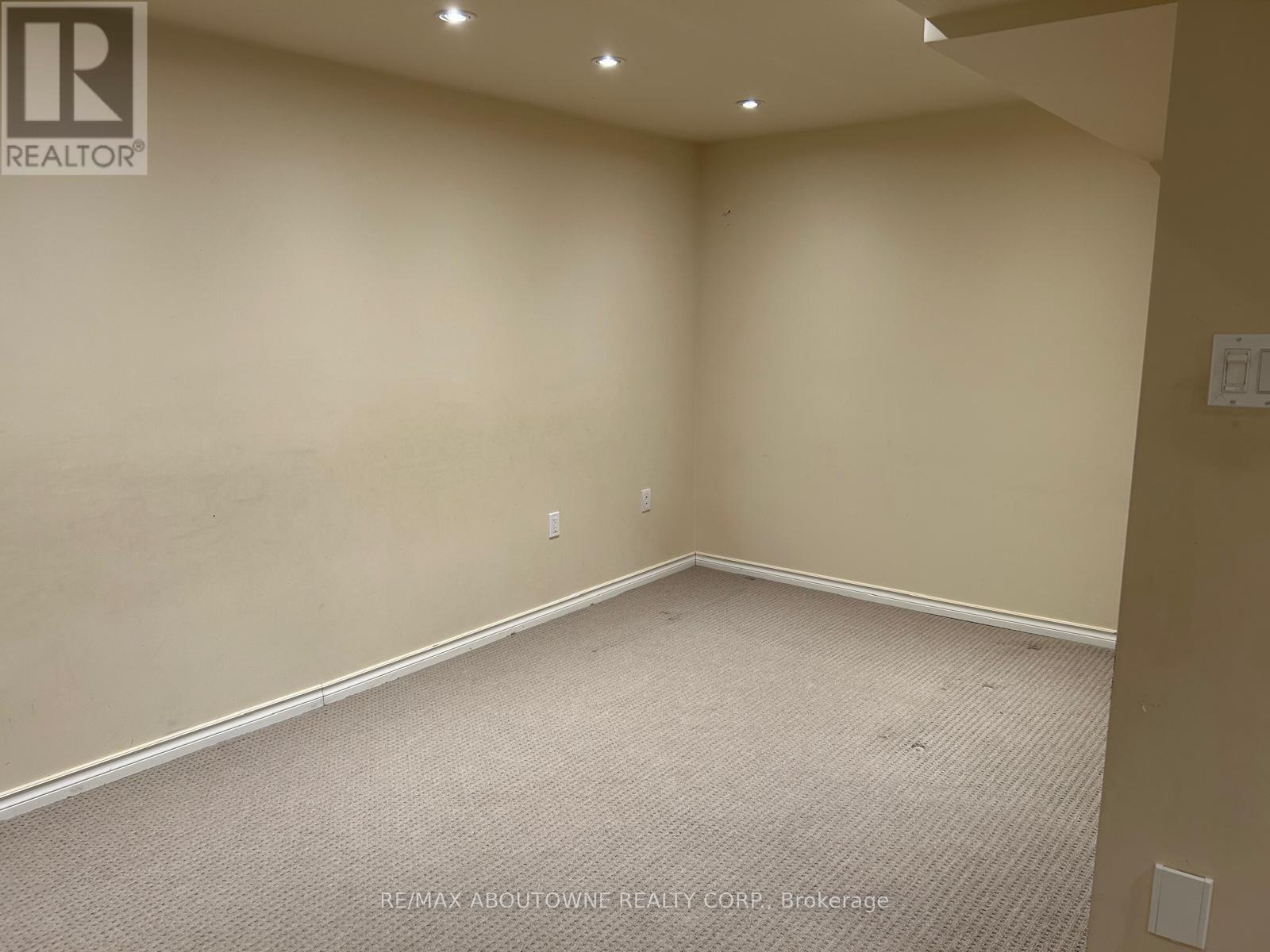2473 Lazio Lane, Oakville, ON - Indoor Photo Showing Other Room