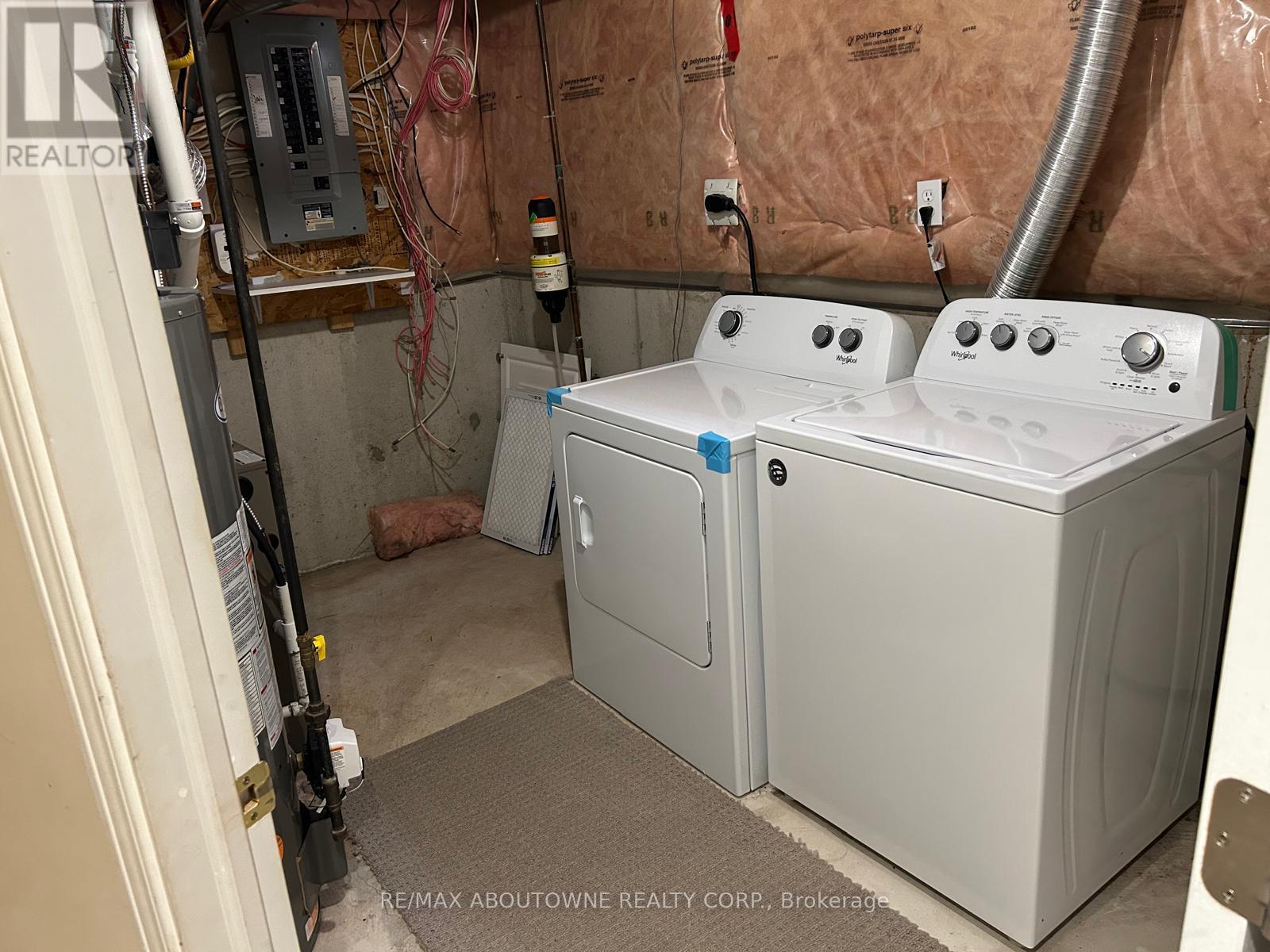 2473 Lazio Lane, Oakville, ON - Indoor Photo Showing Laundry Room