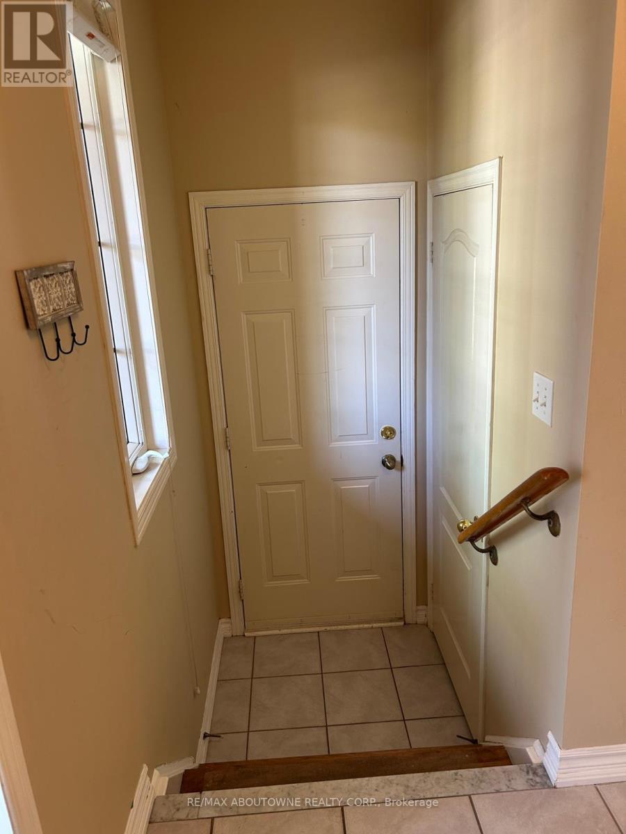 2473 Lazio Lane, Oakville, ON - Indoor Photo Showing Other Room