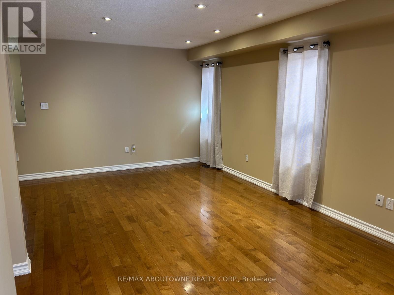 2473 Lazio Lane, Oakville, ON - Indoor Photo Showing Other Room
