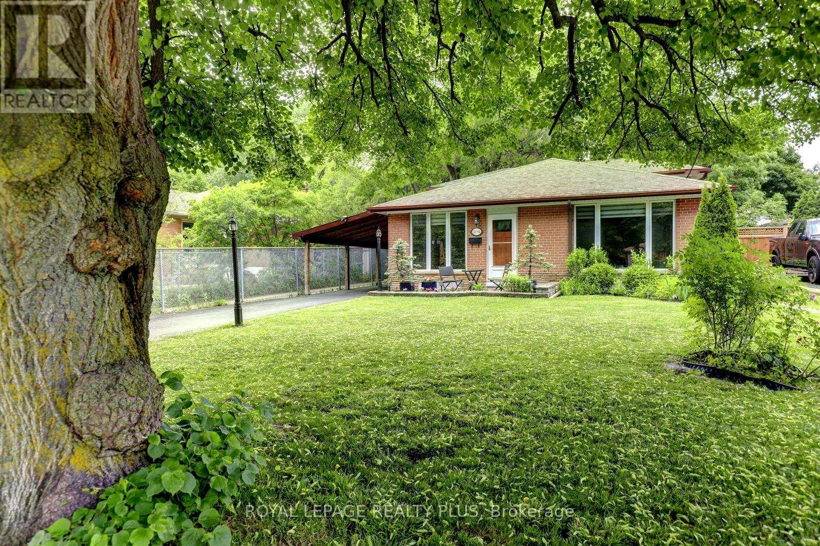 2694 Truscott Drive, Mississauga, ON - Outdoor