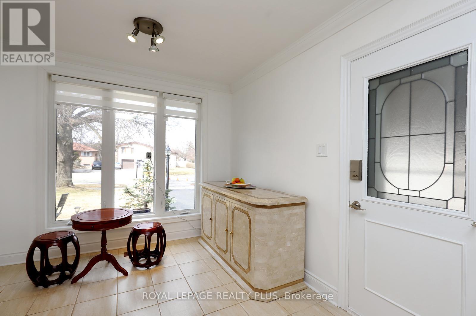 2694 Truscott Drive, Mississauga, ON - Indoor Photo Showing Other Room