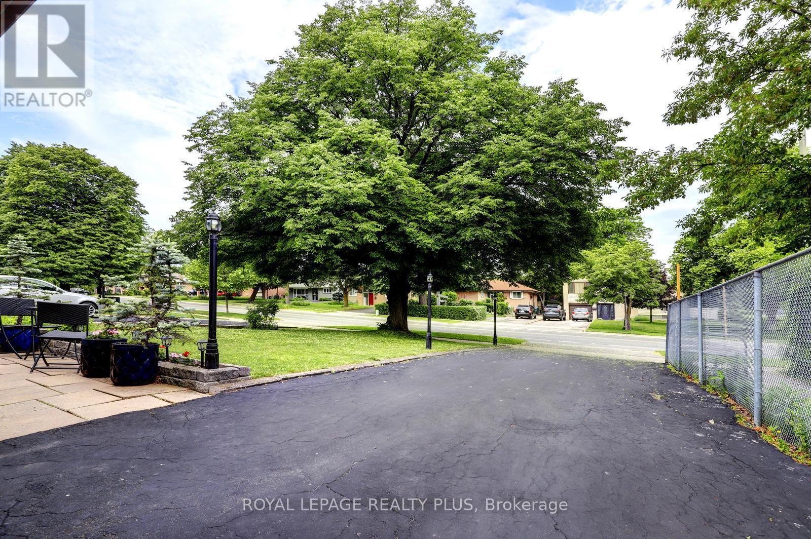 2694 Truscott Drive, Mississauga, ON - Outdoor