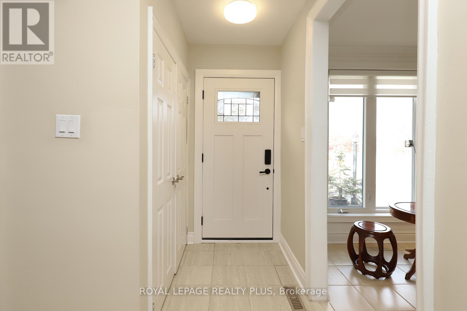 2694 Truscott Drive, Mississauga, ON - Indoor Photo Showing Other Room