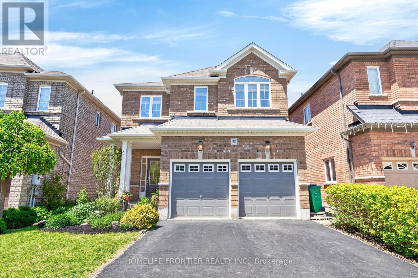 38 Templeton Court, Brampton, ON - Outdoor With Facade
