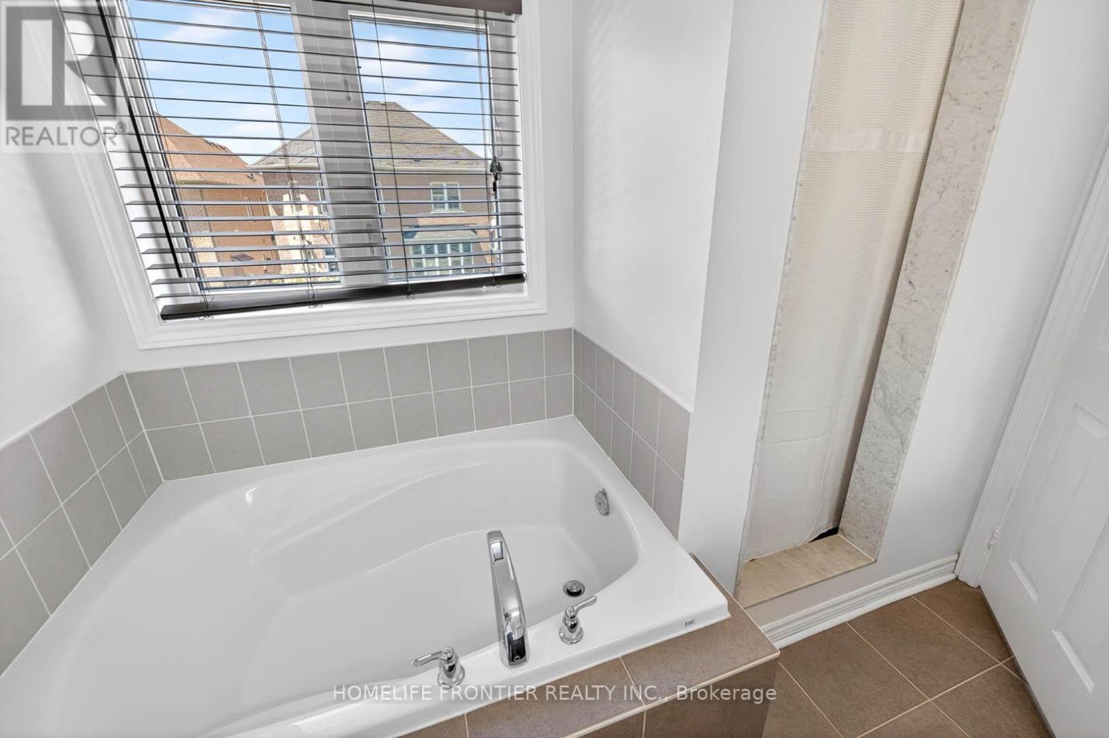 38 Templeton Court, Brampton, ON - Indoor Photo Showing Bathroom