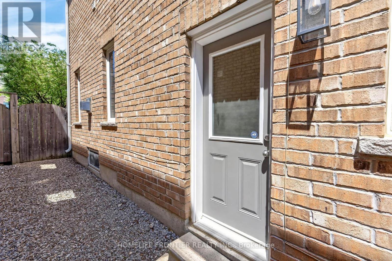 38 Templeton Court, Brampton, ON - Outdoor With Exterior