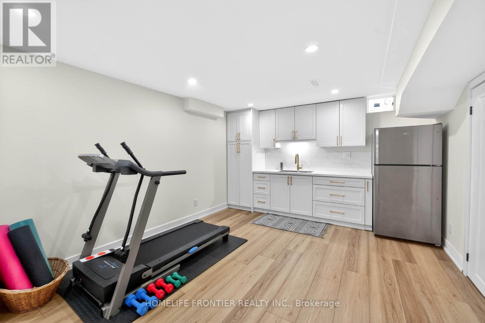 38 Templeton Court, Brampton, ON - Indoor Photo Showing Gym Room