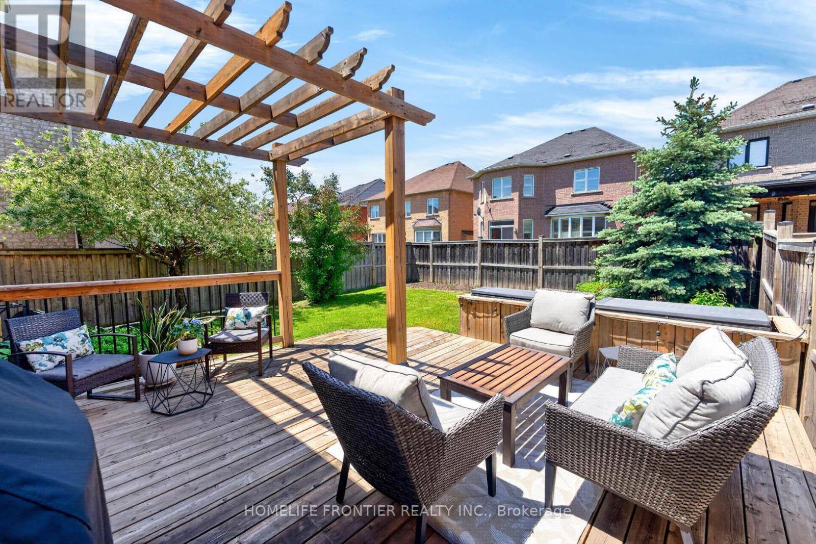 38 Templeton Court, Brampton, ON - Outdoor With Deck Patio Veranda With Exterior