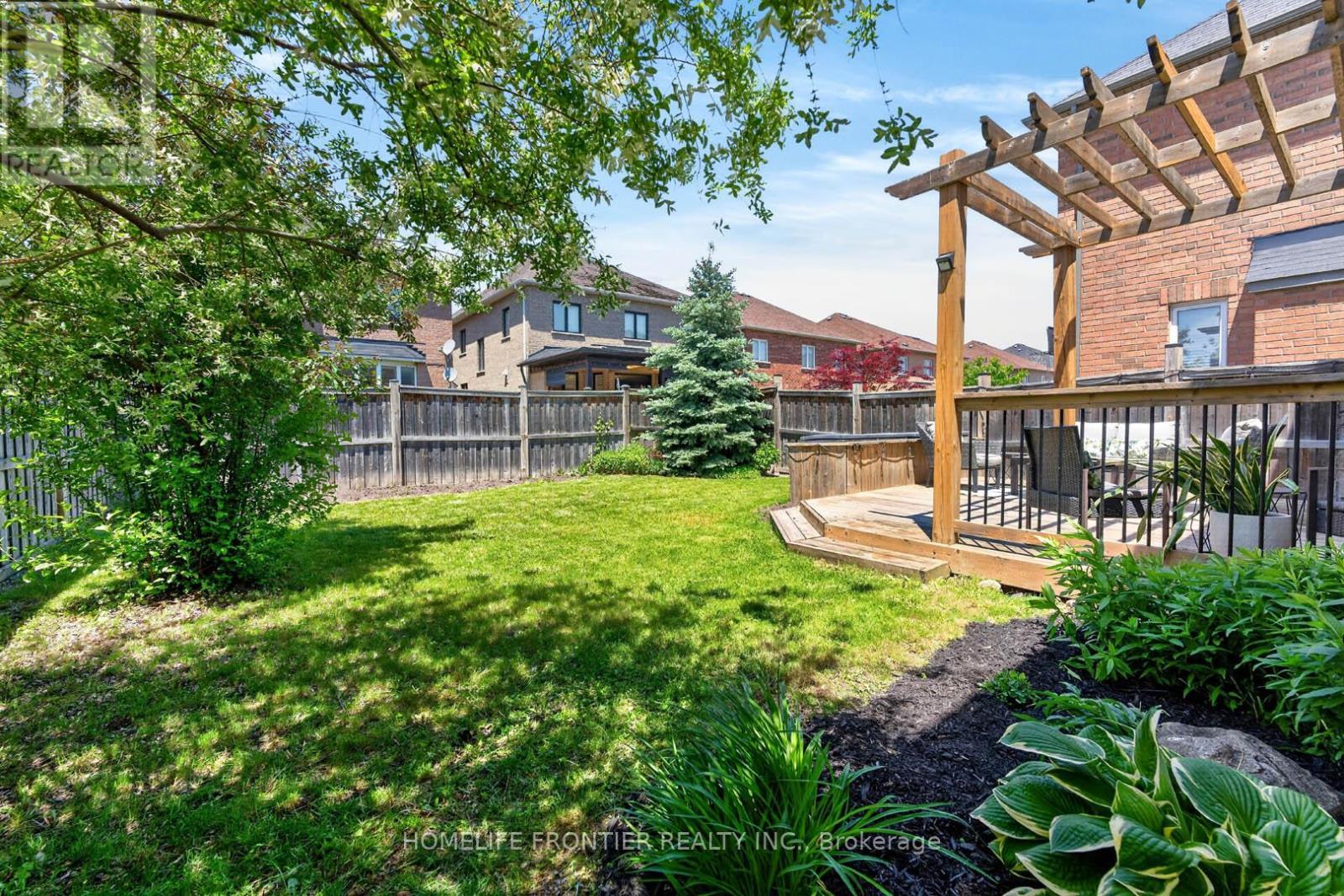 38 Templeton Court, Brampton, ON - Outdoor