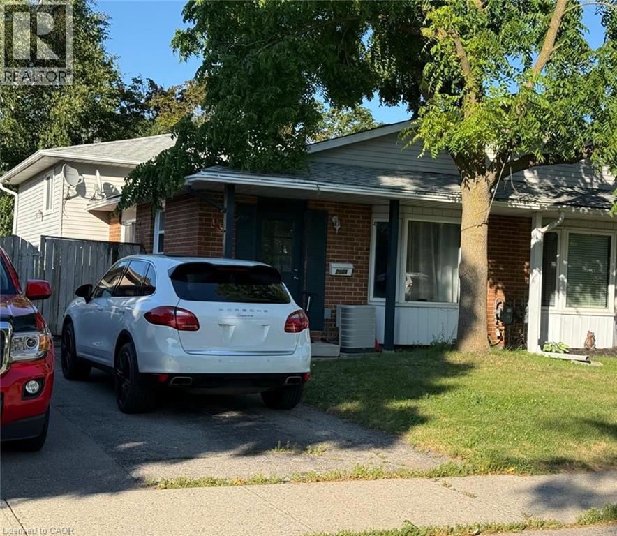 290 Camille Crescent Unit# A, Waterloo, ON - Outdoor