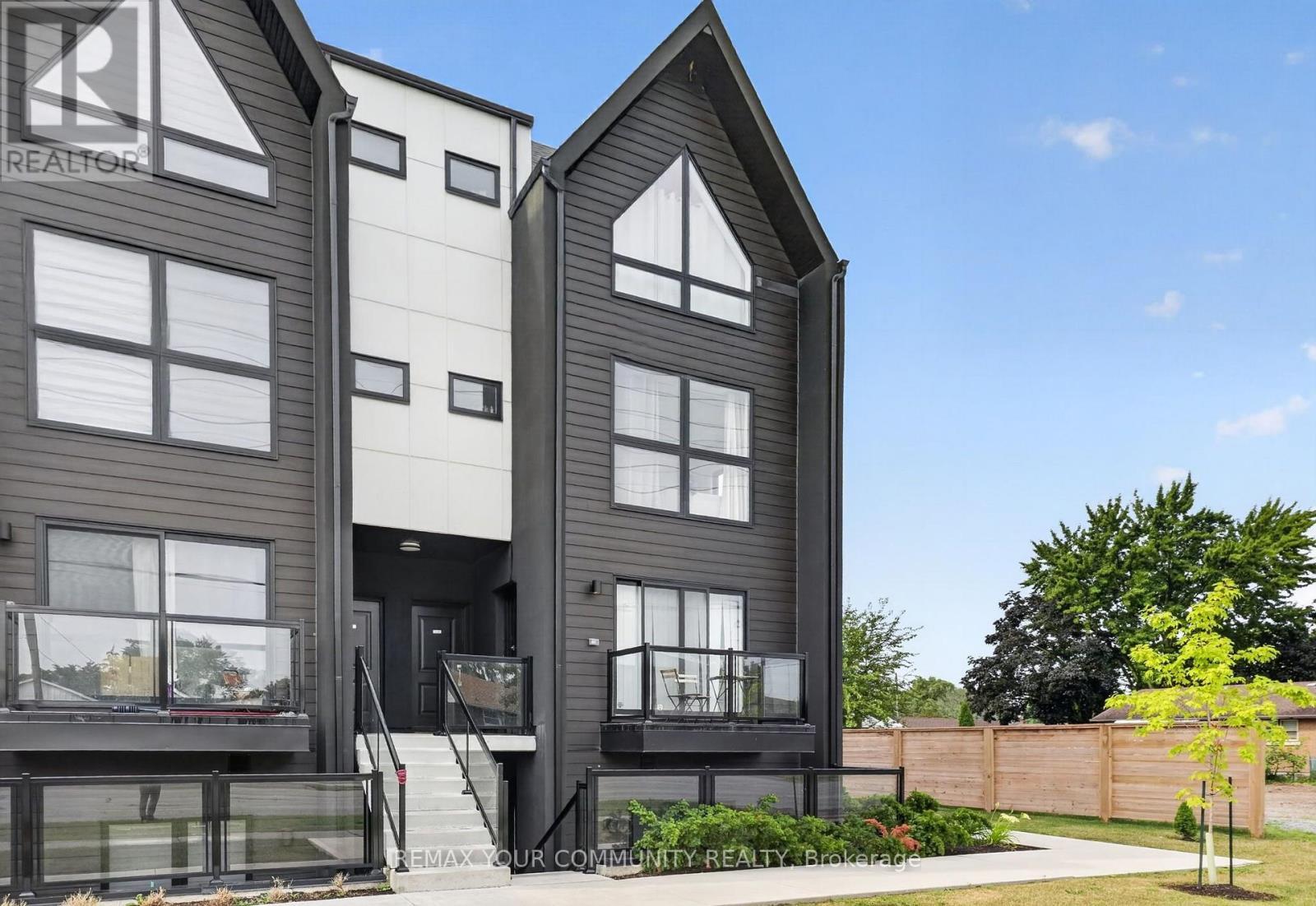 106 - 7277 Wilson Crescent, Niagara Falls, ON - Outdoor