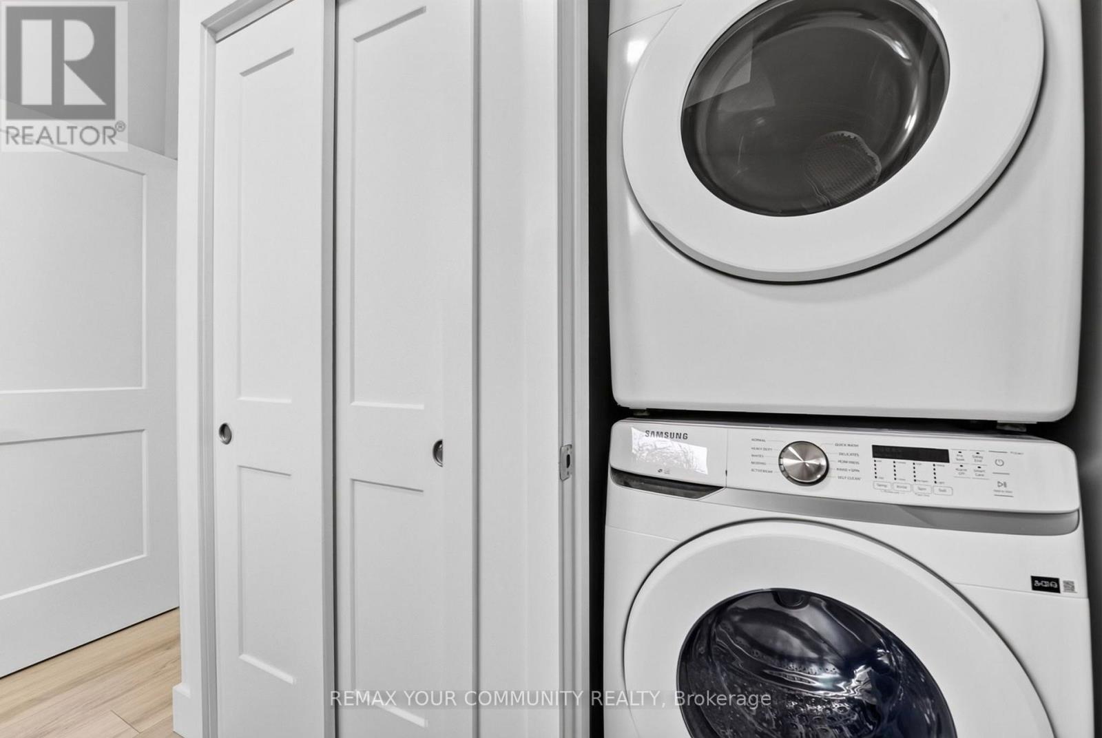 106 - 7277 Wilson Crescent, Niagara Falls, ON - Indoor Photo Showing Laundry Room