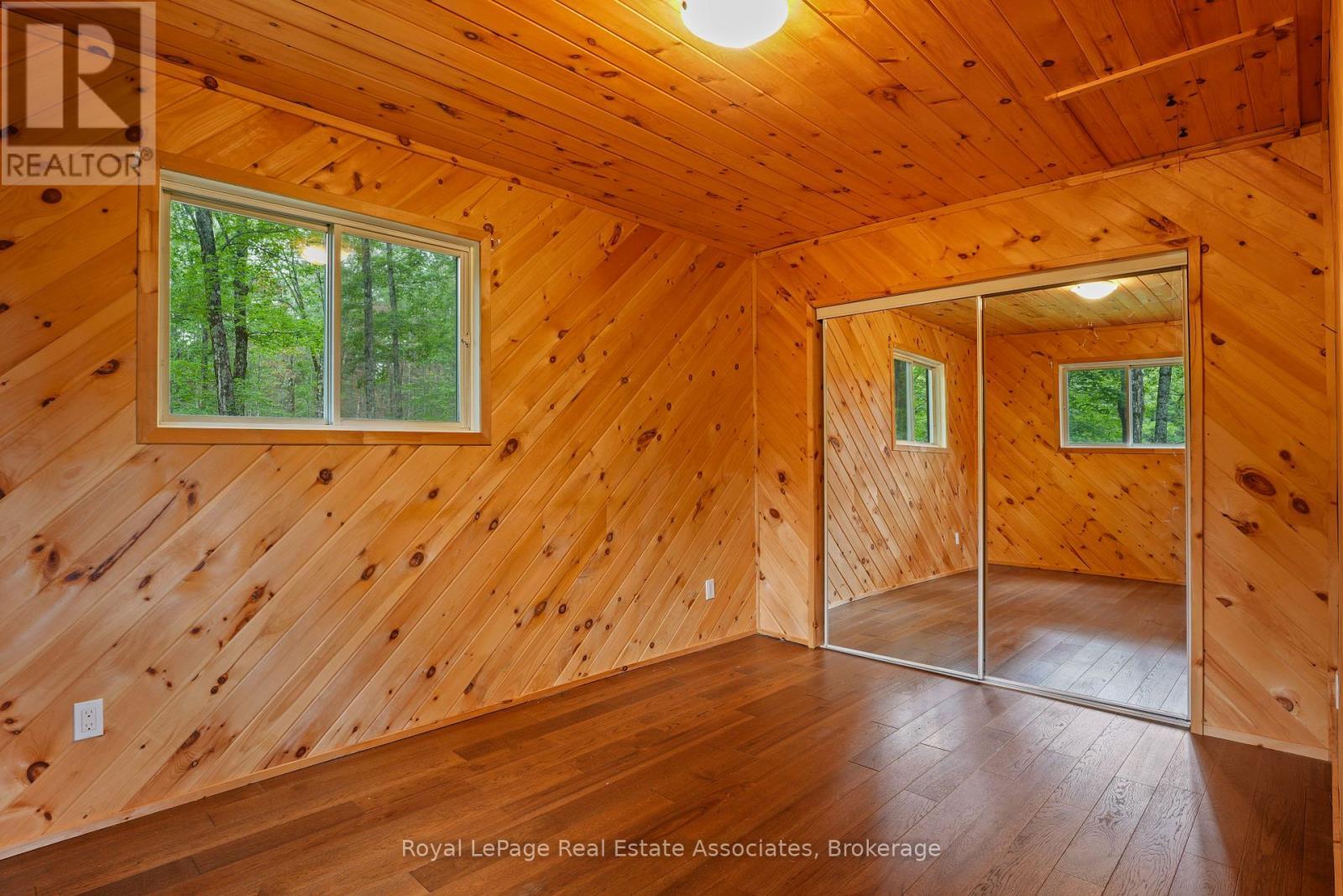 5301 620 Highway, Wollaston, ON - Indoor Photo Showing Other Room