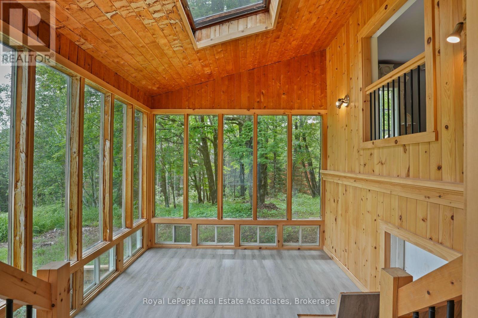 5301 620 Highway, Wollaston, ON - Indoor Photo Showing Other Room