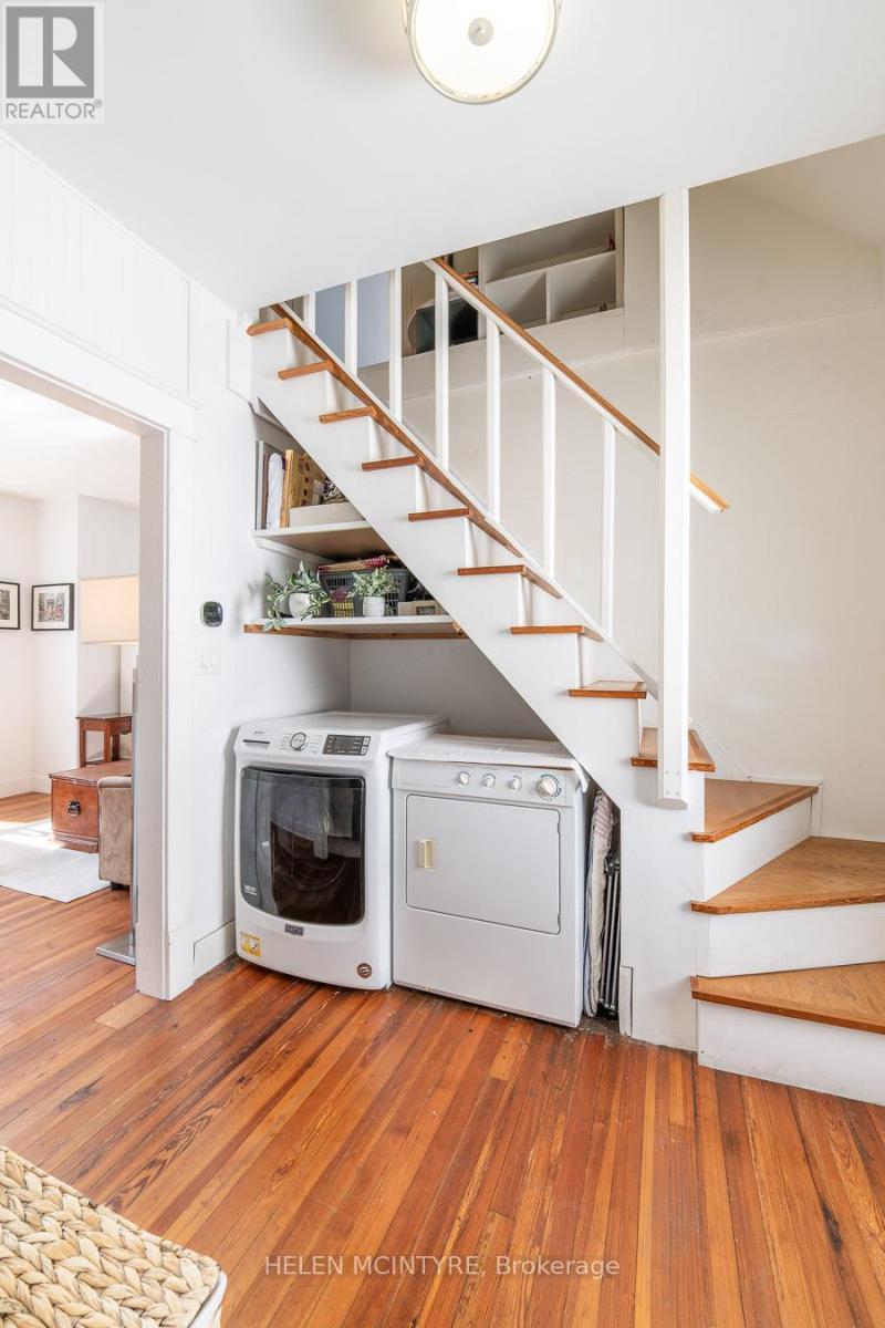 5012 Morrison Street, Niagara Falls, ON - Indoor Photo Showing Kitchen