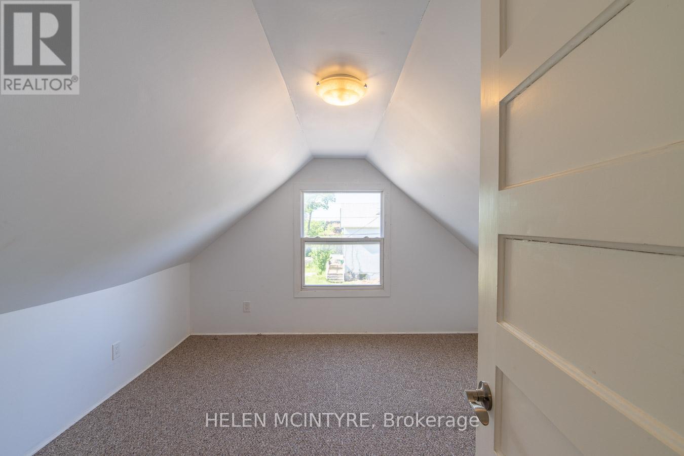 5012 Morrison Street, Niagara Falls, ON - Indoor Photo Showing Other Room