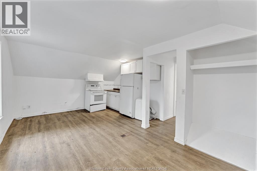 418 Caron Avenue, Windsor, ON - Indoor Photo Showing Other Room