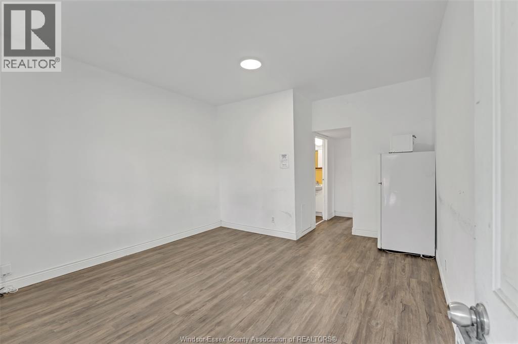 418 Caron Avenue, Windsor, ON - Indoor Photo Showing Other Room