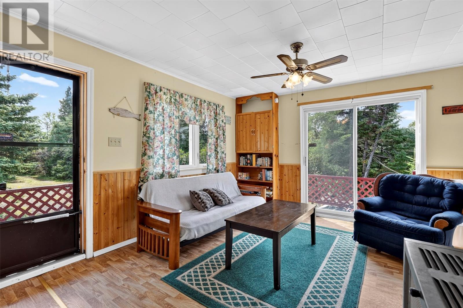 6 Dennys Pond Road, New Harbour, NL - Indoor Photo Showing Living Room