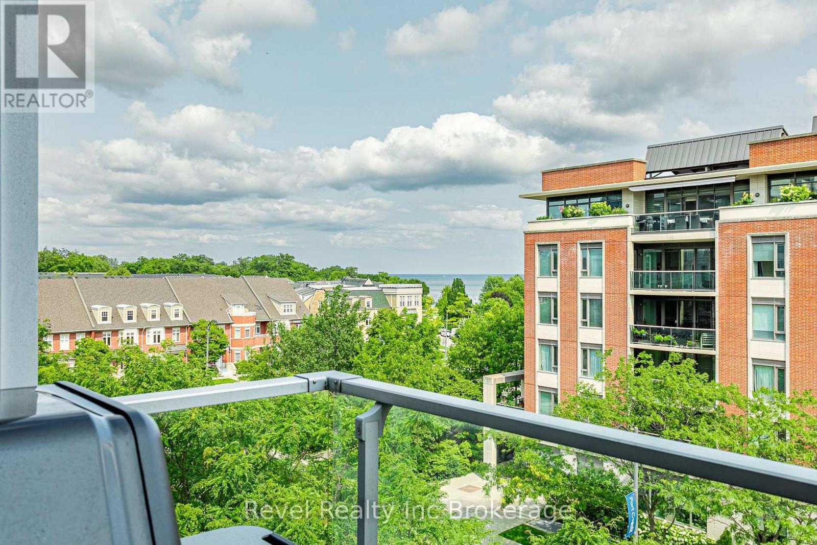 515 - 80 Port Street E, Mississauga (Port Credit), ON - Outdoor