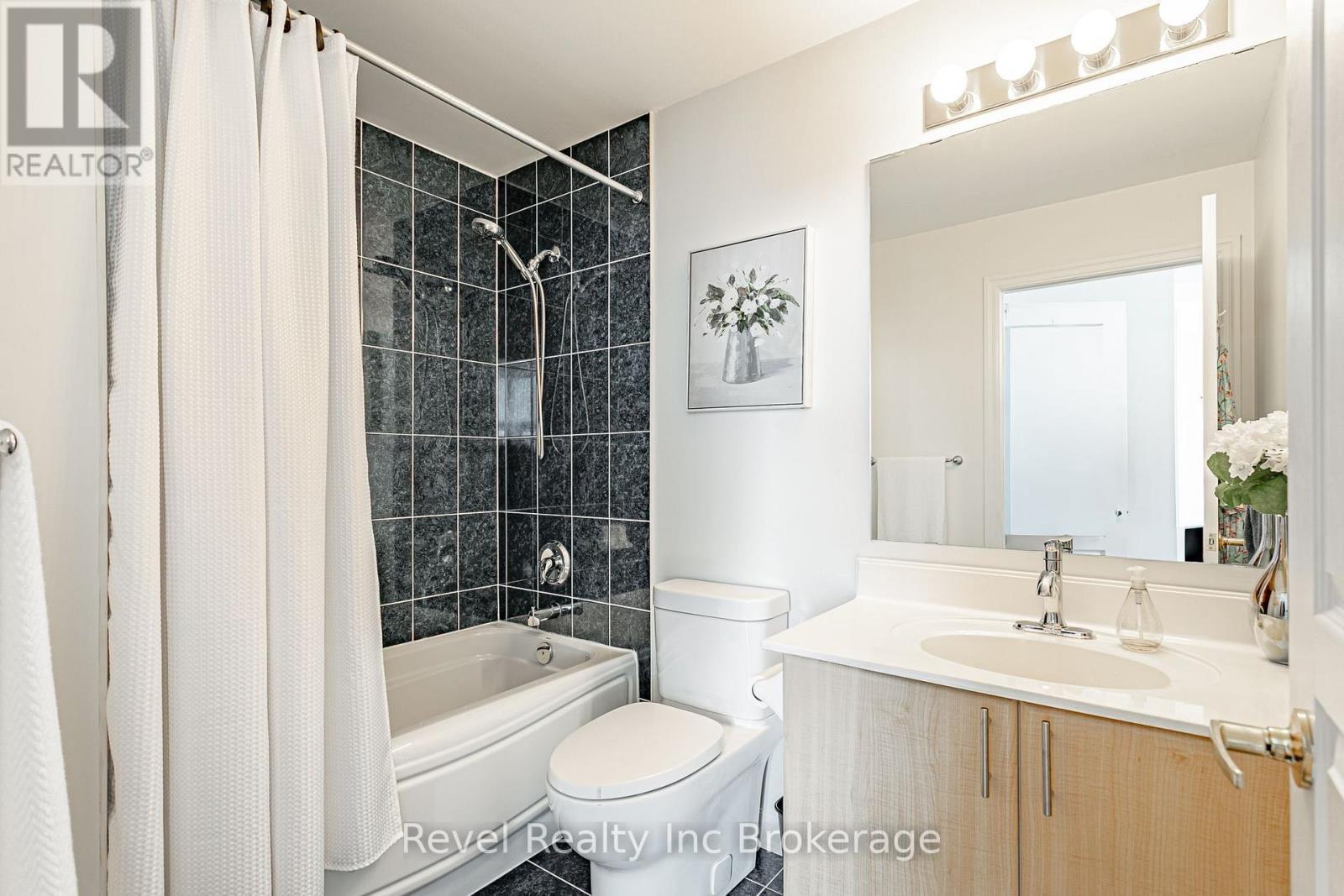 515 - 80 Port Street E, Mississauga (Port Credit), ON - Indoor Photo Showing Bathroom