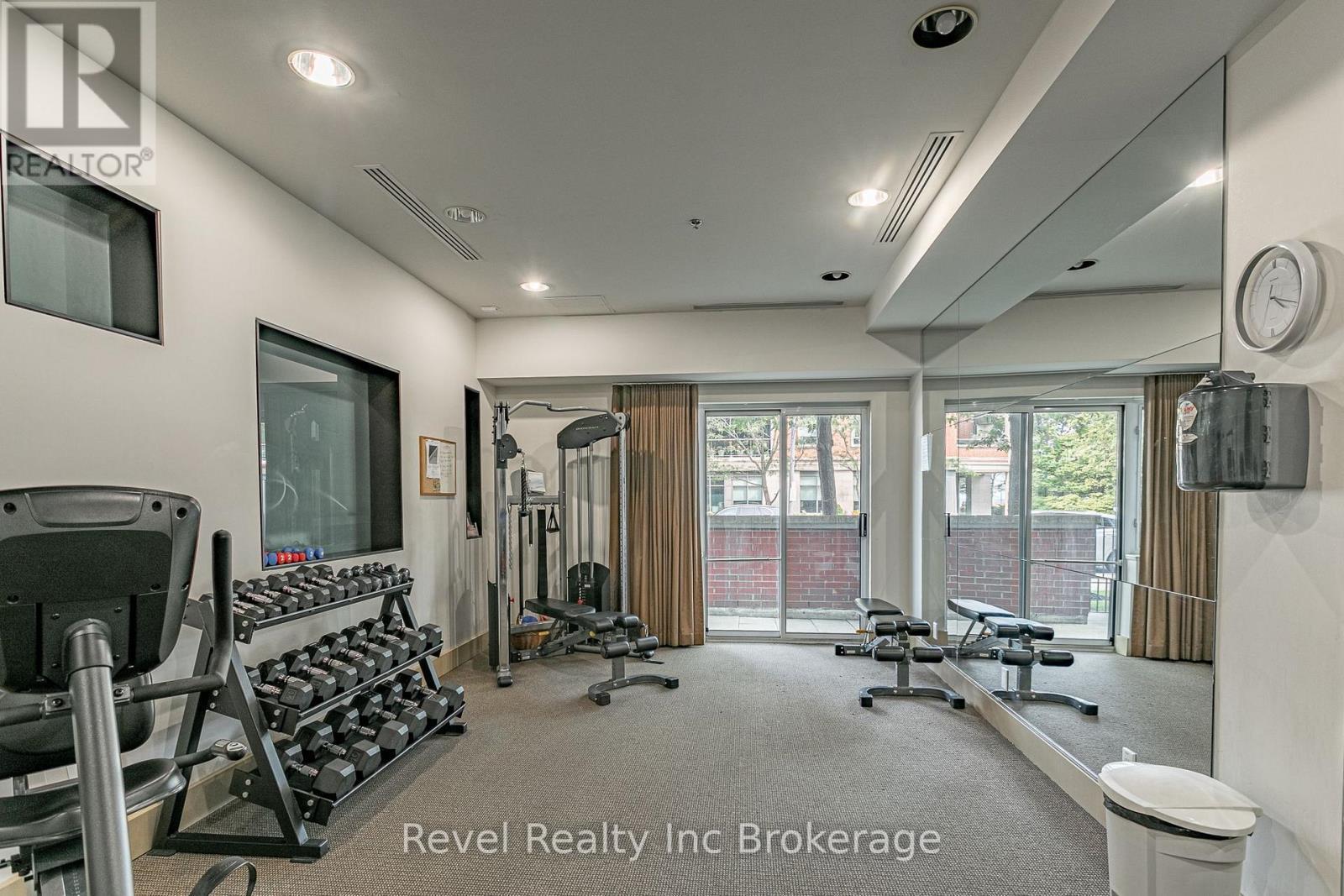 515 - 80 Port Street E, Mississauga (Port Credit), ON - Indoor Photo Showing Gym Room