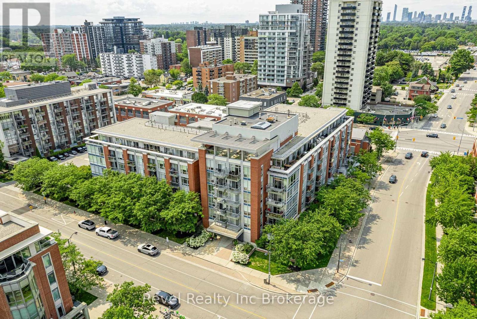 515 - 80 Port Street E, Mississauga (Port Credit), ON - Outdoor