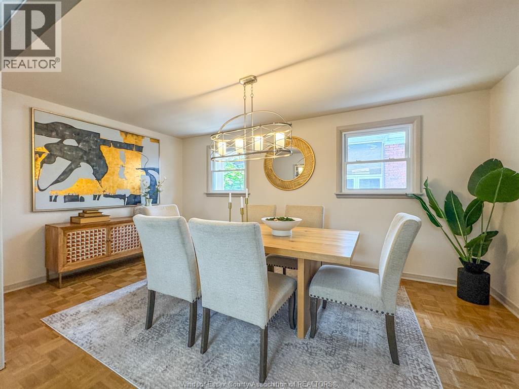 482 John M St, Windsor, ON - Indoor Photo Showing Dining Room