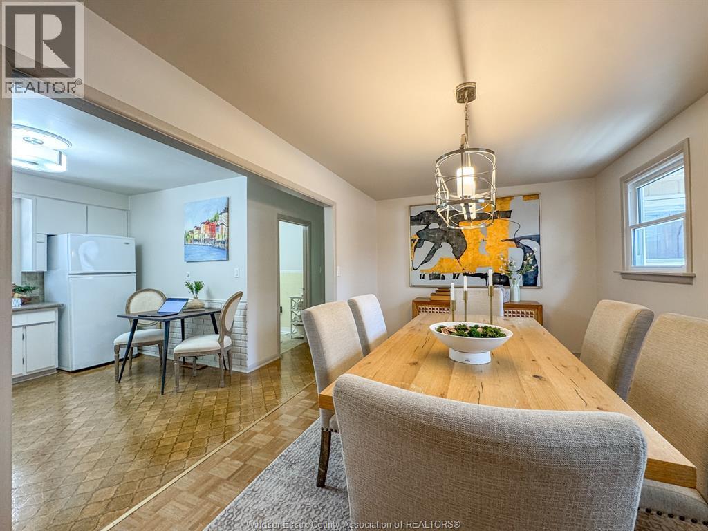 482 John M St, Windsor, ON - Indoor Photo Showing Dining Room