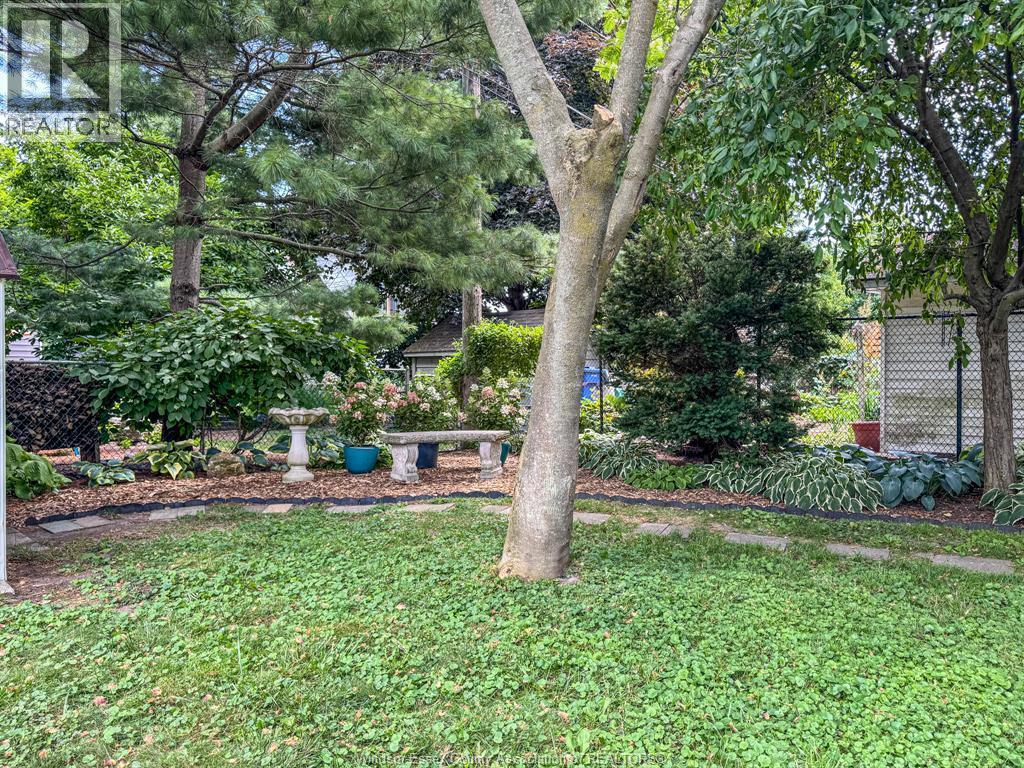 482 John M St, Windsor, ON - Outdoor