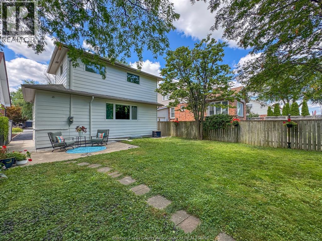 482 John M St, Windsor, ON - Outdoor