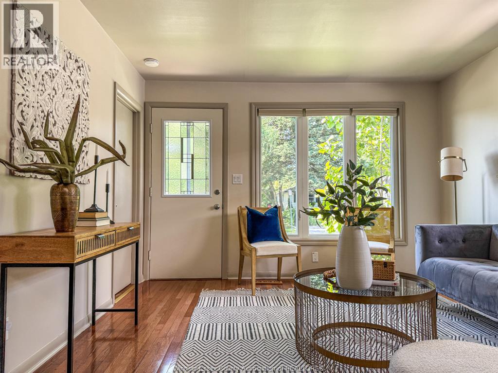 482 John M St, Windsor, ON - Indoor
