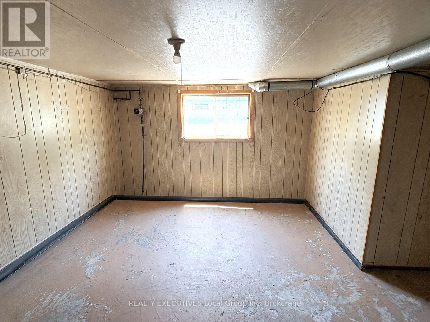 926 Main Street N, Callander, ON - Indoor Photo Showing Other Room
