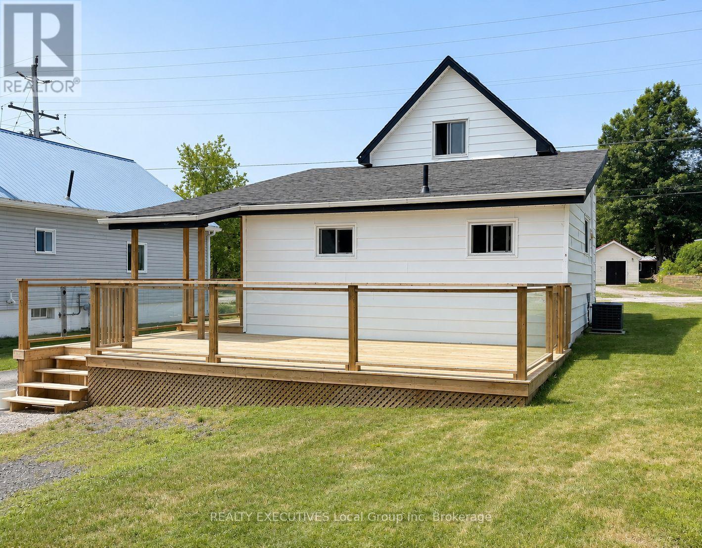 926 Main Street N, Callander, ON - Outdoor With Deck Patio Veranda With Exterior