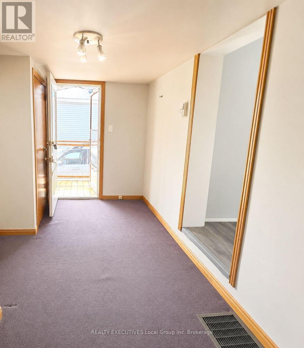926 Main Street N, Callander, ON - Indoor Photo Showing Other Room