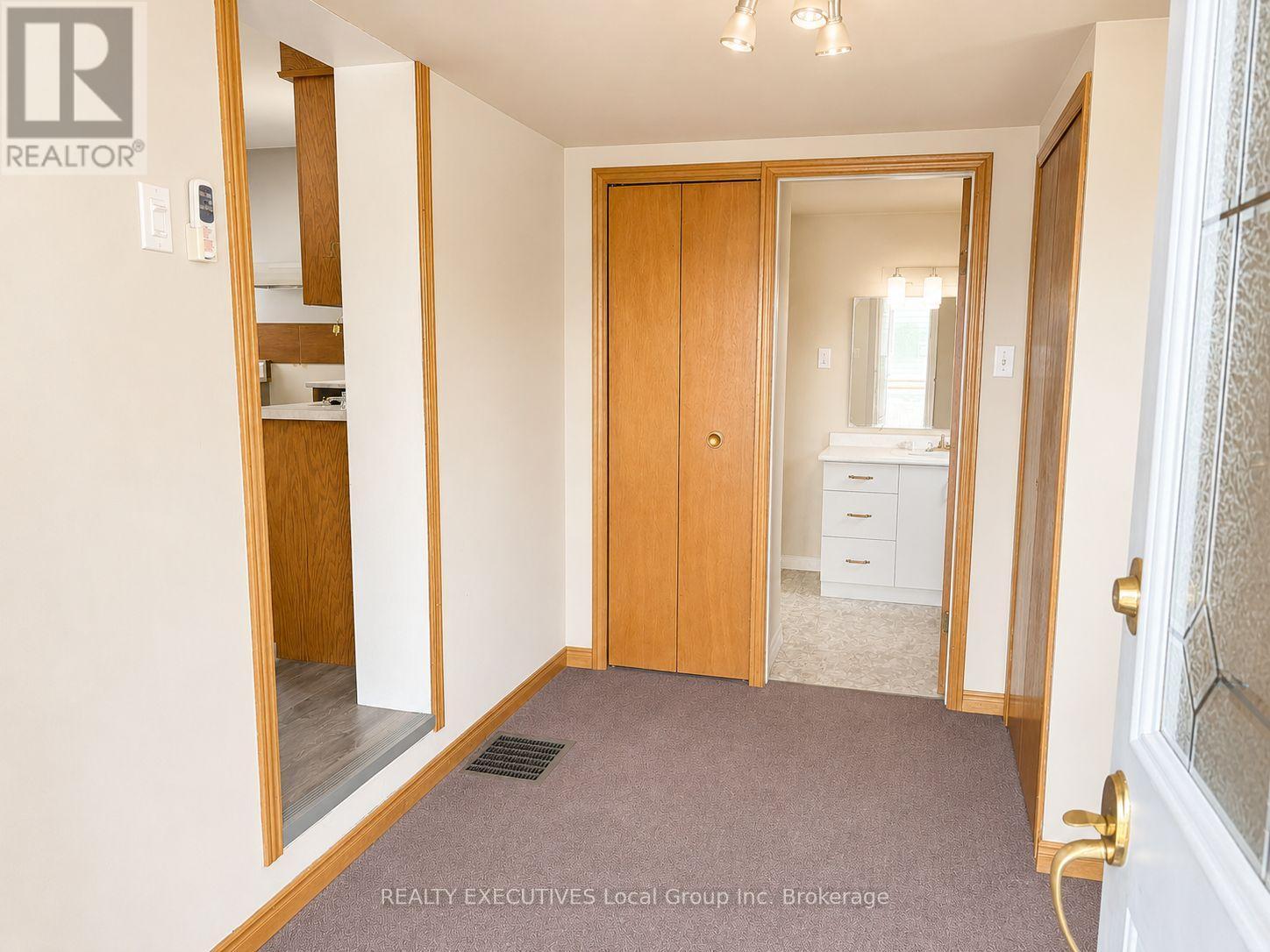 926 Main Street N, Callander, ON - Indoor Photo Showing Other Room
