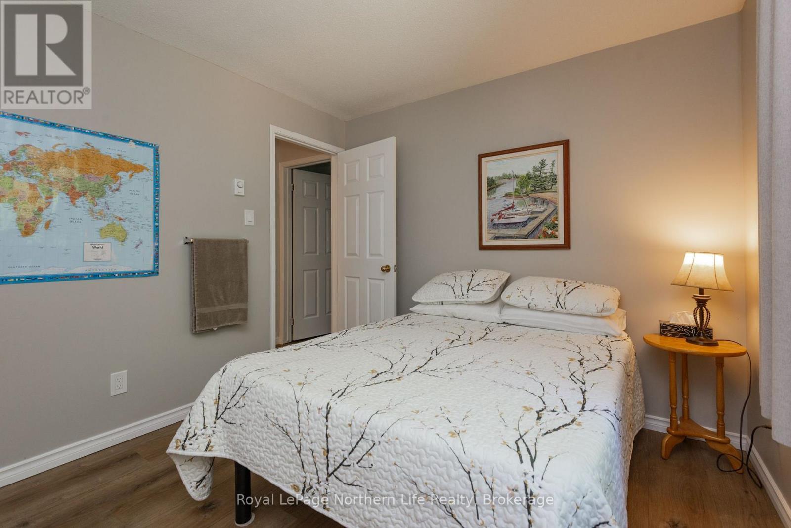 106 Lakeview Court, Bonfield, ON - Indoor Photo Showing Bedroom