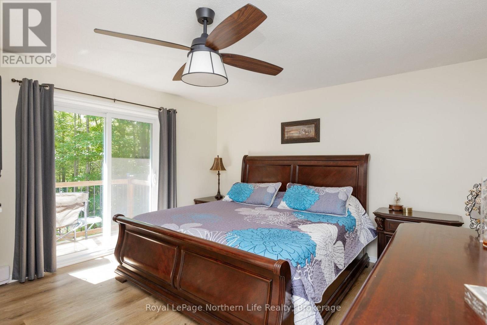 106 Lakeview Court, Bonfield, ON - Indoor Photo Showing Bedroom