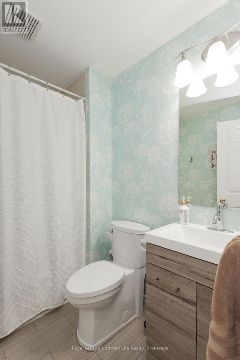 106 Lakeview Court, Bonfield, ON - Indoor Photo Showing Bathroom